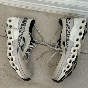 On Running CLOUD MONSTER women's 8.5 White and Black Athletic Shoes